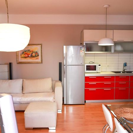 Cherry Apartment Тирана Екстер'єр фото